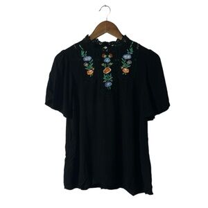 NEW Entro Black Floral Embroidery Short Sleeve Blouse New Womens Size M…